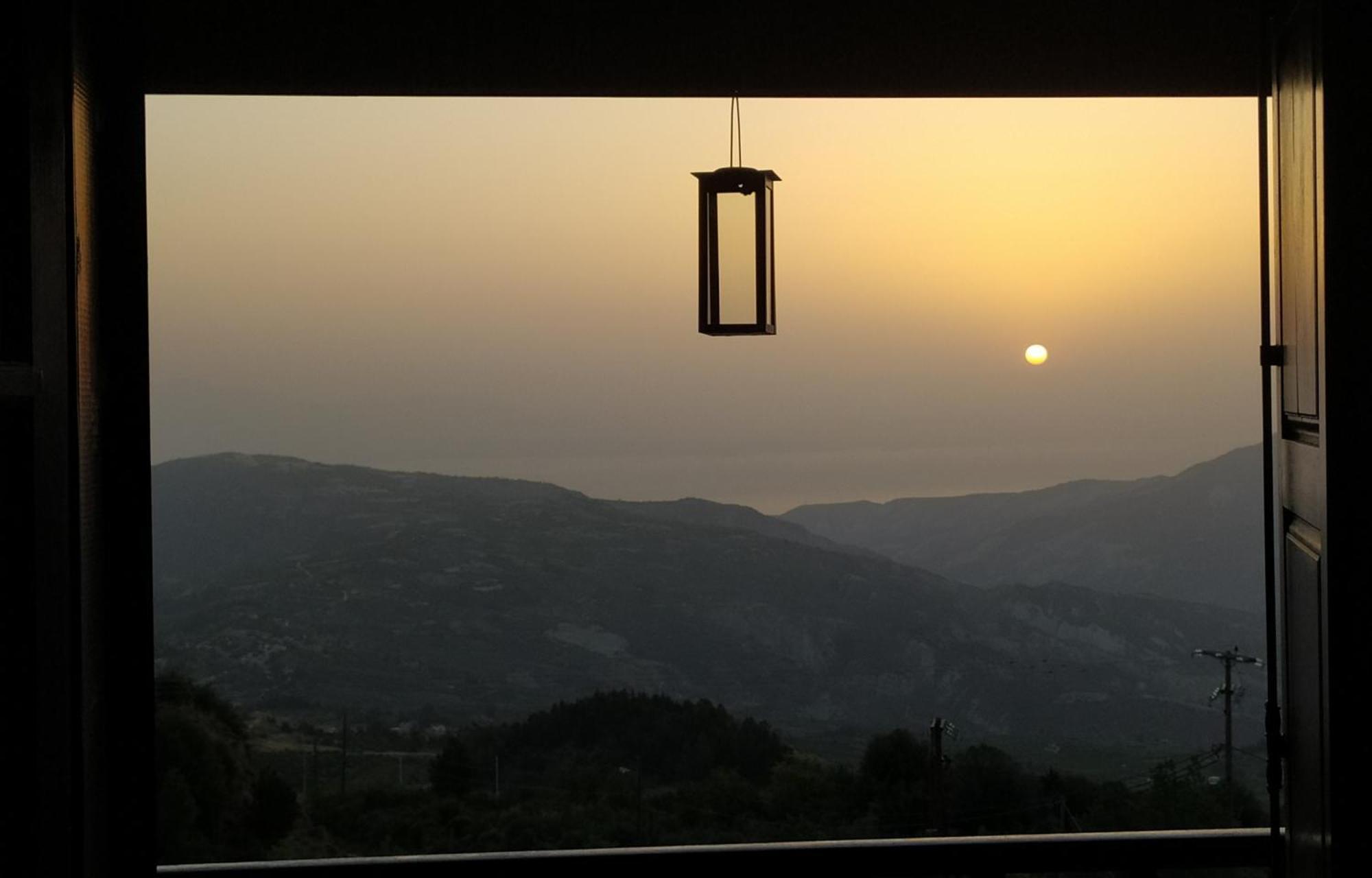 מלון Synikia Mesi Trikalon Ξενώνας Λίκνο מראה חיצוני תמונה